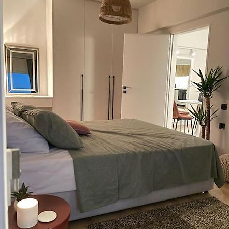 Cozy Apartment Opposite The Beach Ateny Zewnętrze zdjęcie
